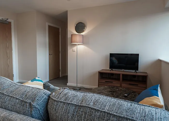 Apartment Modern Apartment, Free Parking For Two, Smart Tvs, Location Manchester