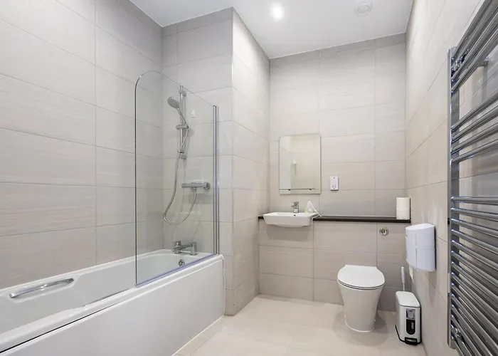 公寓 Superb 2bd In China Town *