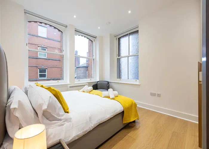 Superb 2bd In China Town