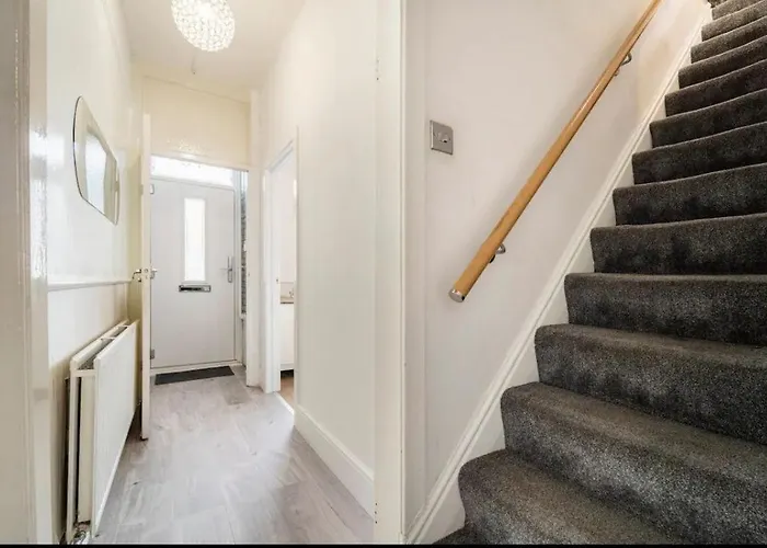 Appartamento 3 Bedroom House With Modern Interior, Close To The Etihad Stadium *