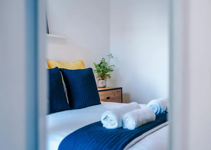 Barton House - Sleeping 10