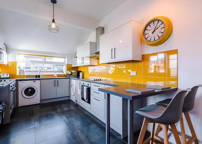 Barton House - Sleeping 10 Mánchester