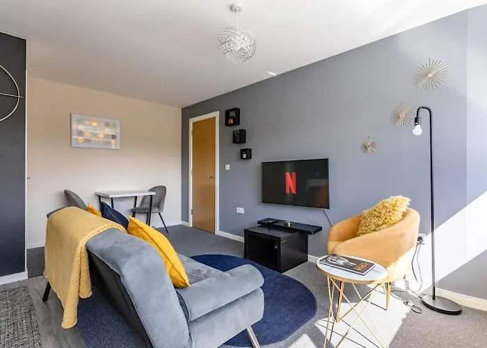 Bright 1 Bedroom Flat In Salford With Parking Available 맨체스터