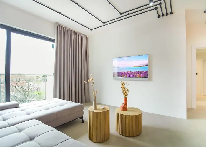 Scandinavian By The Heim Apartman *