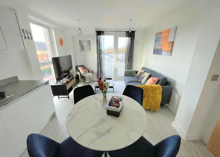 1b-steps To Uni&stadium- Wi-fi Netflix Breakfast