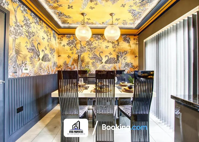 Дом отдыха 3 Bedroom By Nyos Short Lets & Serviced With Garden Манчестер