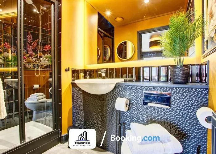 3 Bedroom By Nyos Short Lets & Serviced With Garden Сasa de vacaciones