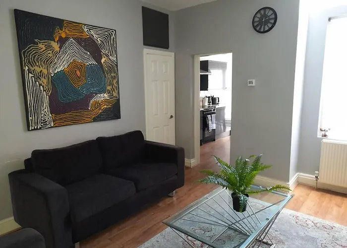 Stylish 4 Bed House - 15 Min To Centre * 曼彻斯特