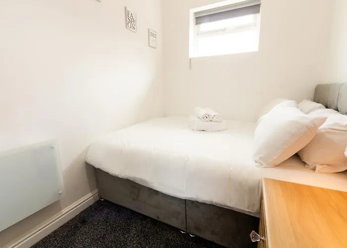 Cosy & Compact In Swinton * Manchester