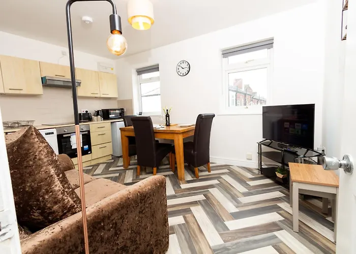 Cosy & Compact In Swinton Apartment Manchester