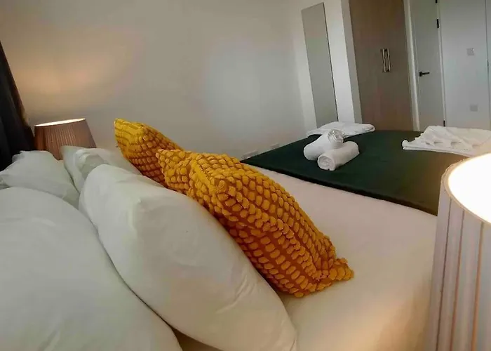 アパート Lovely 1 Bedroom Duplex In *