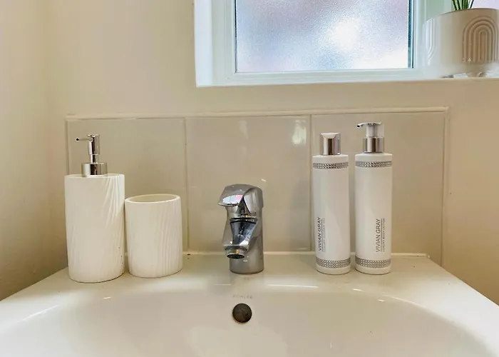 Modern, Stylish And Central *