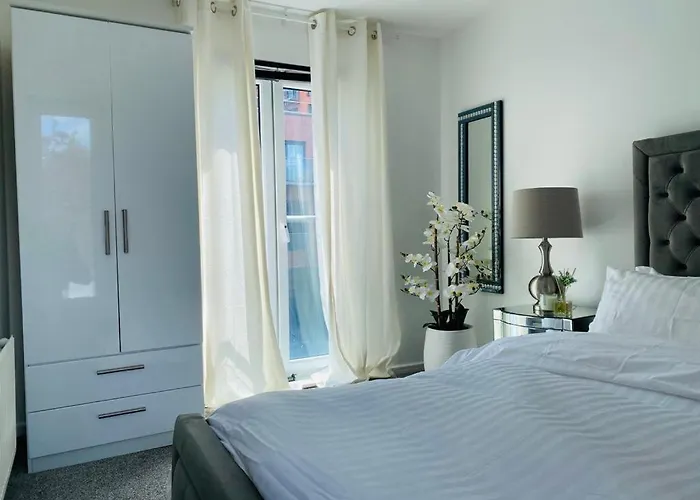 Modern, Stylish And Central Homestay szállás