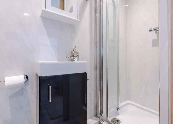 4 Bedroom Victorian House *