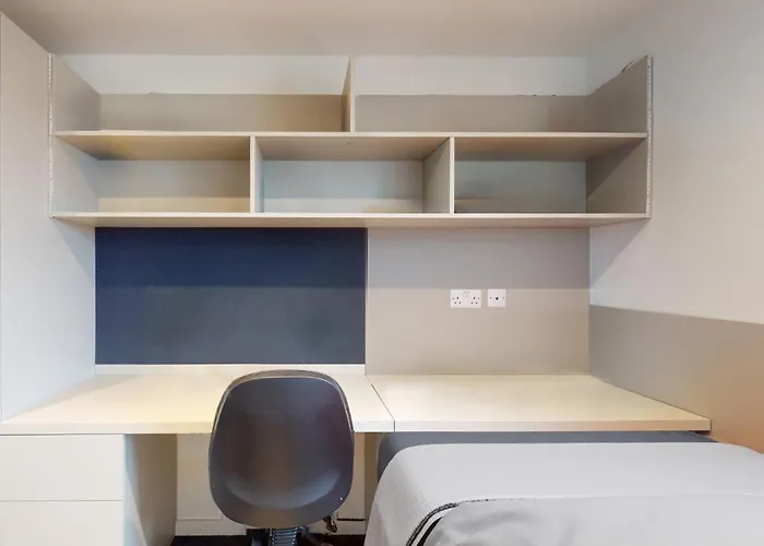 Apartamento For Students Only Canvas