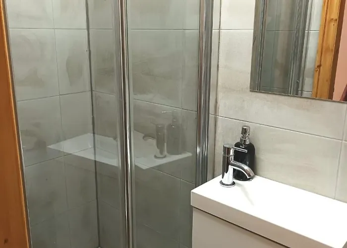 Kwatera prywatna In 6 Minutes Drive To Victoria Station Manchester