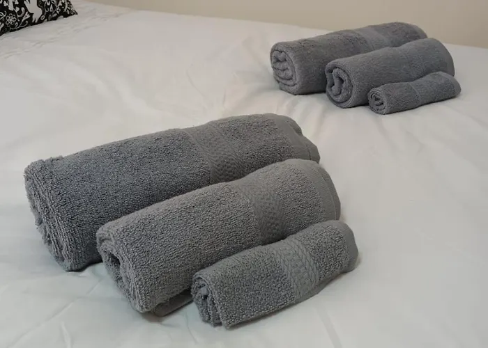 In 6 Minutes Drive To Victoria Station Kwatera prywatna Manchester