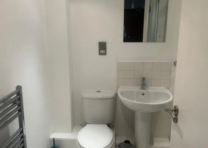 Spacious And Cosy Entire Flat