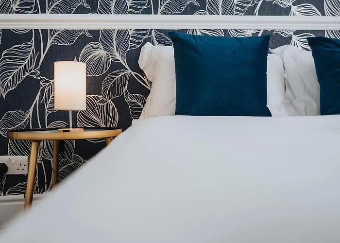 Nyaraló Spacious 3br - Pool Table - Games - Sleeps 9 *