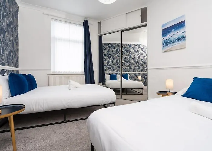 Spacious 3br - Pool Table - Games - Sleeps 9 Manchester