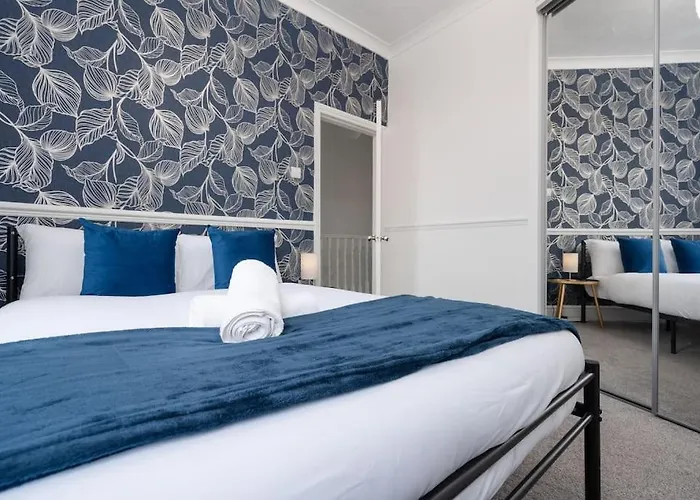 Spacious 3br - Pool Table - Games - Sleeps 9 * Manchester