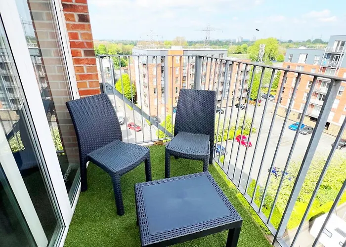 2 Bed Sportcity Opposite Etihad Stadium & Coop Live Daire Manchester