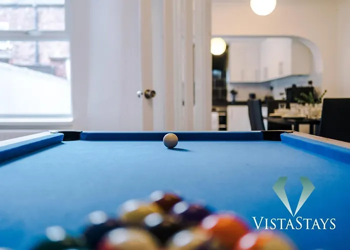 Ferienhaus Modern 3bdr House By Vista Short Lets & Serviced Salford With Parking & Pool Table Manchester