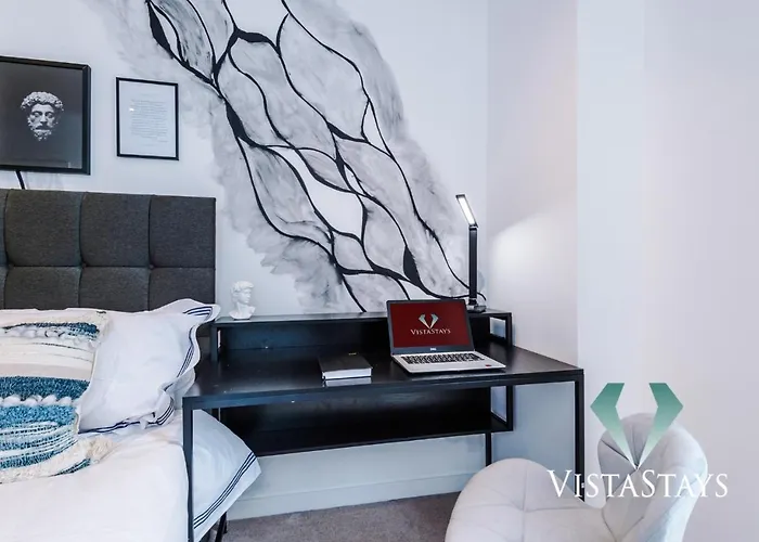 Apartament Modern 2 Bedroom By Vista Short Lets & Serviced With Free Wifi & Dart Board *