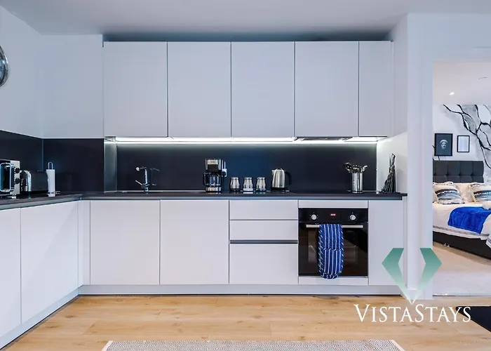 Apartament Modern 2 Bedroom By Vista Short Lets & Serviced With Free Wifi & Dart Board