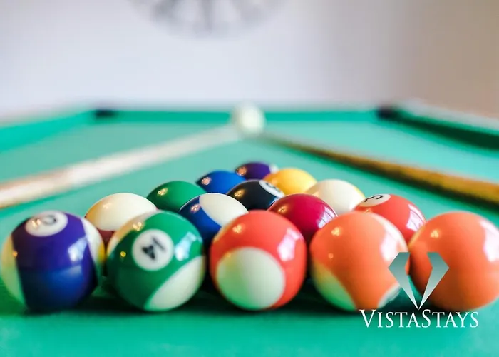 펜션 Spacious 4bdr House By Vista Short Lets & Serviced With Driveway Parking & Pool Table 맨체스터