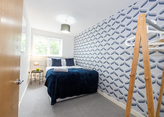 Apartman Near Centre, Etihad, Coop Live