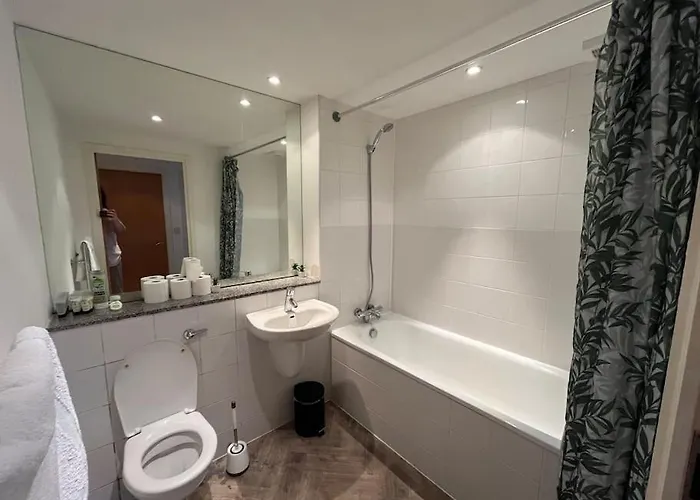 Stylish Centre With Large Balcony Манчестер