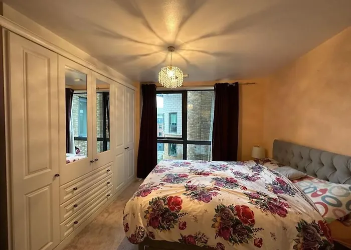 Family Retreat - Center * Manchester