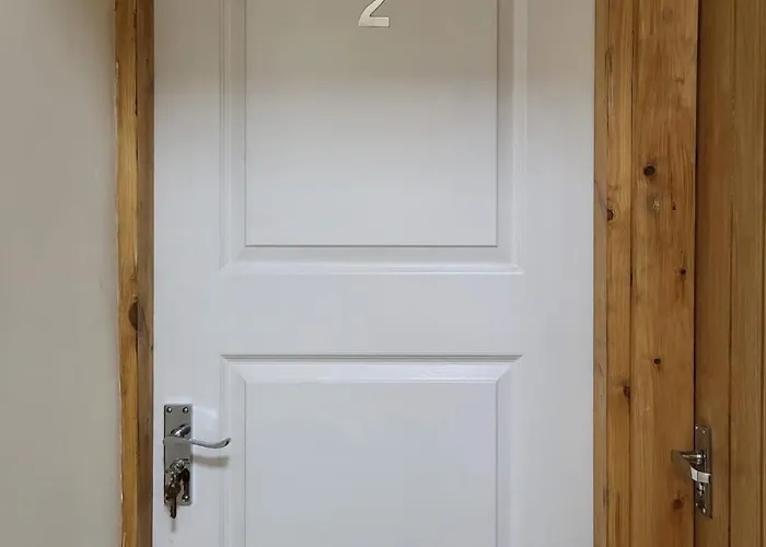 In 6 Minutes Drive To Victoria Station * Manchester