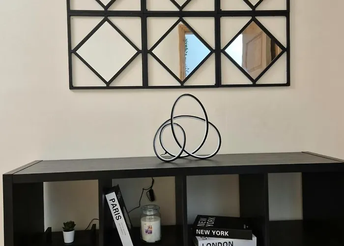 In 6 Minutes Drive To Victoria Station * Manchester