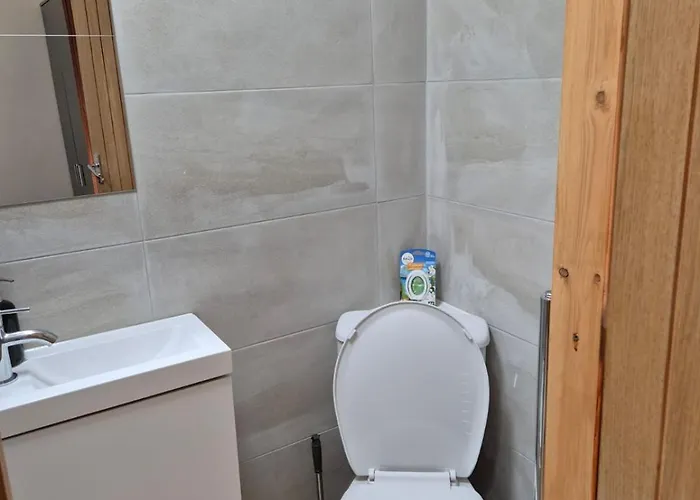 Kwatera prywatna In 6 Minutes Drive To Victoria Station