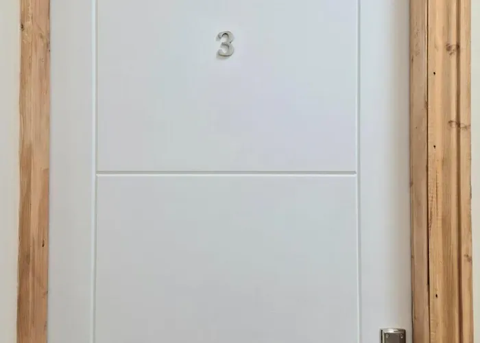 In 6 Minutes Drive To Victoria Station Manchester