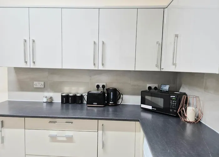 Kwatera prywatna In 6 Minutes Drive To Victoria Station *