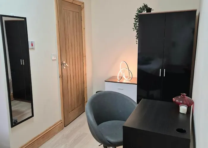 Kwatera prywatna In 6 Minutes Drive To Victoria Station