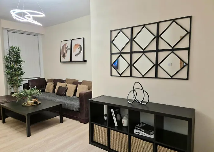 Kwatera prywatna In 6 Minutes Drive To Victoria Station Manchester