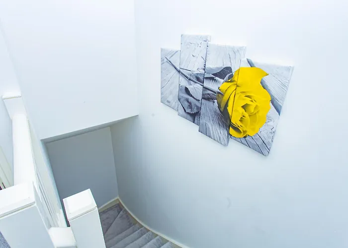 The Edge - Enjoy A Luxury