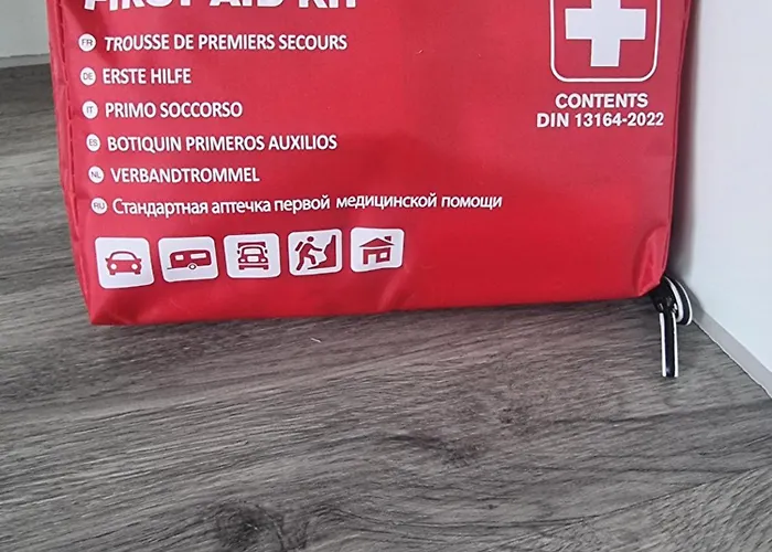 Entire 2 Bedroom And 2 Bathroom In -free Underground Parking アパート