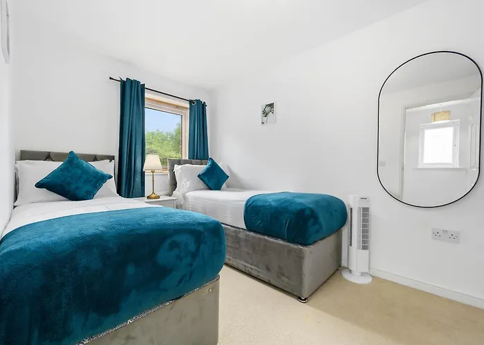 Modern 2 Bed With Driveway Near Coop Live & Etihad Stadium , Sleeps 5 , Self Checkin And Free Parking Feriehus *