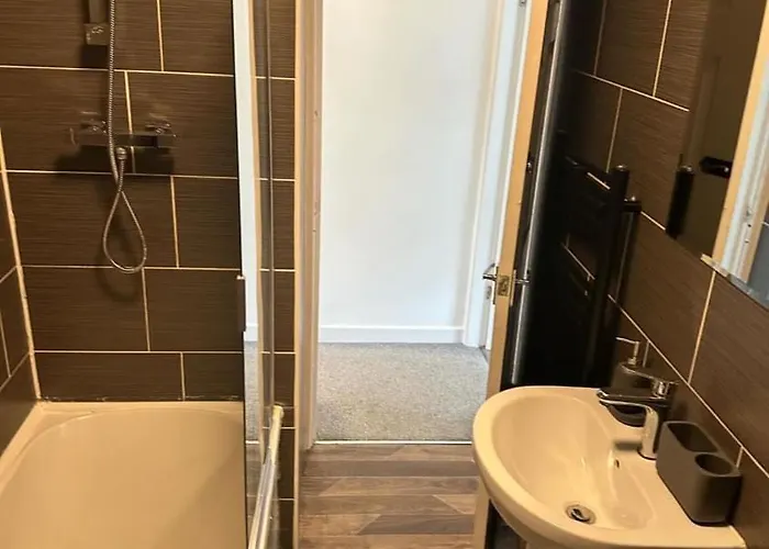 Yourlinkshouse Close To Etihad & Coop Live Arena - Sleeps 4 בית נופש מנצ'סטר