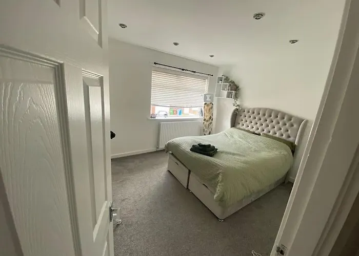 בית נופש Yourlinkshouse Close To Etihad & Coop Live Arena - Sleeps 4