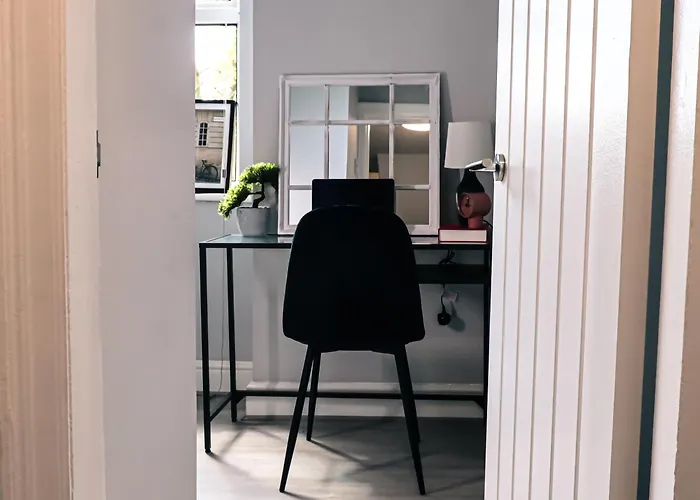 Spacious Stylish With Free Parking 10 Mins To Centre & Ao Arena Ideal For Groups & Long Manchester