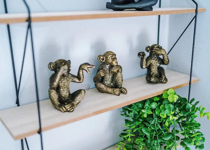 New! Stunning 2-bed In By 53 Degrees Property, Amazing Location - Sleeps 6!