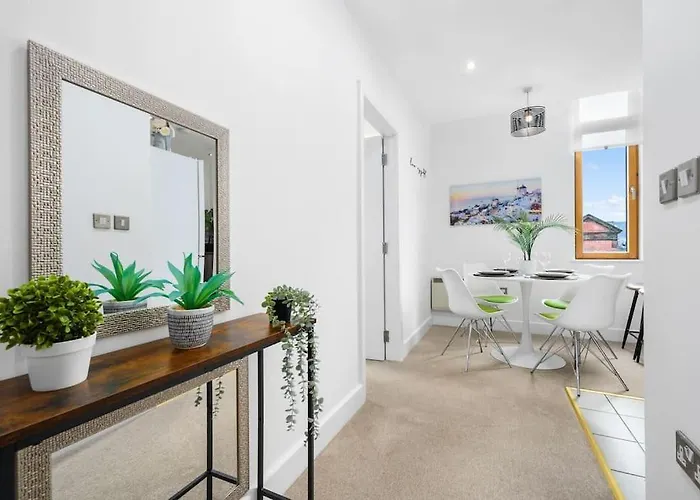 Piccadilly Luxury Three Bedroom