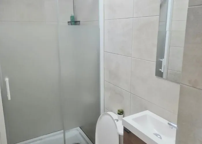 Kwatera prywatna In 6 Minutes Drive To Victoria Station *