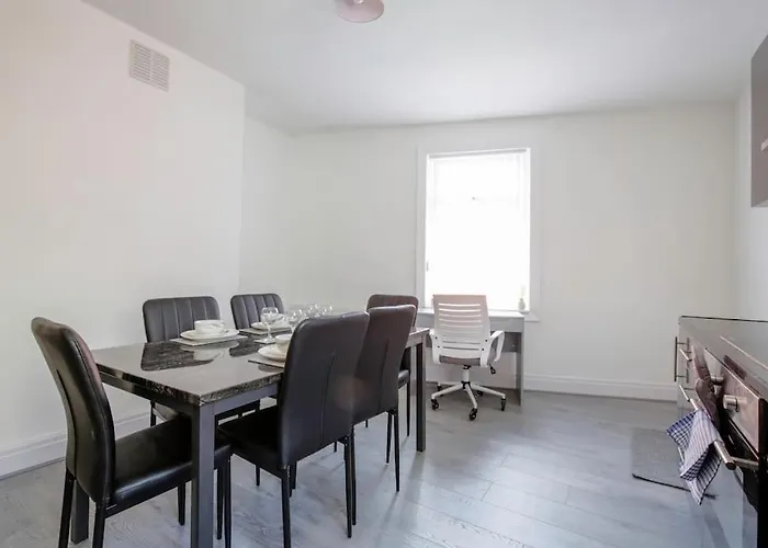 Big New House - 5bdr Near Dom wakacyjny Manchester